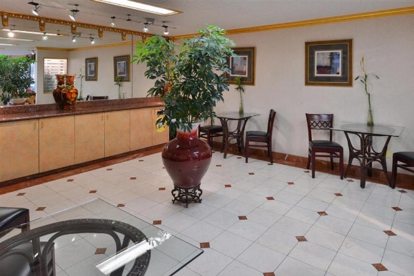 Americas Best Value Inn & Suites - Fontana image 9